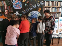 Книжная выставка-инсталляция «Космос».