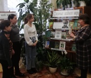 Обзор литературно-экологической выставки «Следопыт зелёного мира»