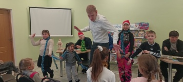 Новогодняя юмористическая программа "Смешной книгопад"