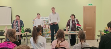 Новогодняя юмористическая программа "Смешной книгопад"