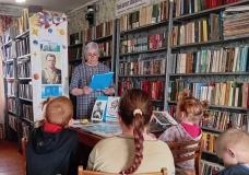 Познавательный час «Он первым двери космоса открыл»