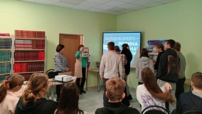 Тематический час "Народов много - Родина одна"