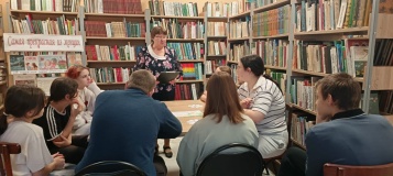 Поэтический час «О той, что дарует нам жизнь и тепло»