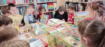 Экскурсия в библиотеку "Здравствуй, книжкин дом"