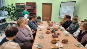 Литературно-музыкальный час "Все на земле от материнских рук"