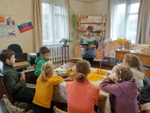 Познавательно-игровой час "Осень - рыжая подружка"