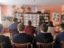 Патриотический час «Жила в сердцах их взрослая отвага»