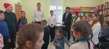 Новогодняя юмористическая программа "Смешной книгопад"