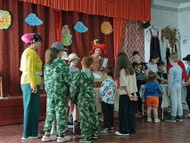 Развлекательная программа «Должны смеяться дети и в мирном мире жить»