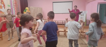 Экологический час «Трудно птицам зимовать, надо птицам помогать»